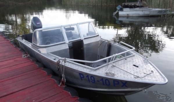 Моторно-гребная лодка ДМБ-450ДК